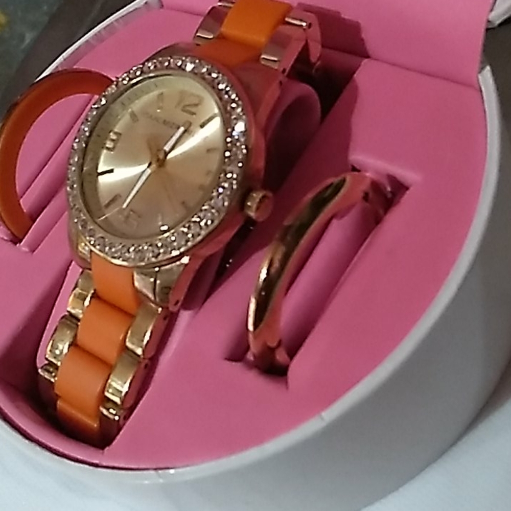 Isaac Mizrahi live watch